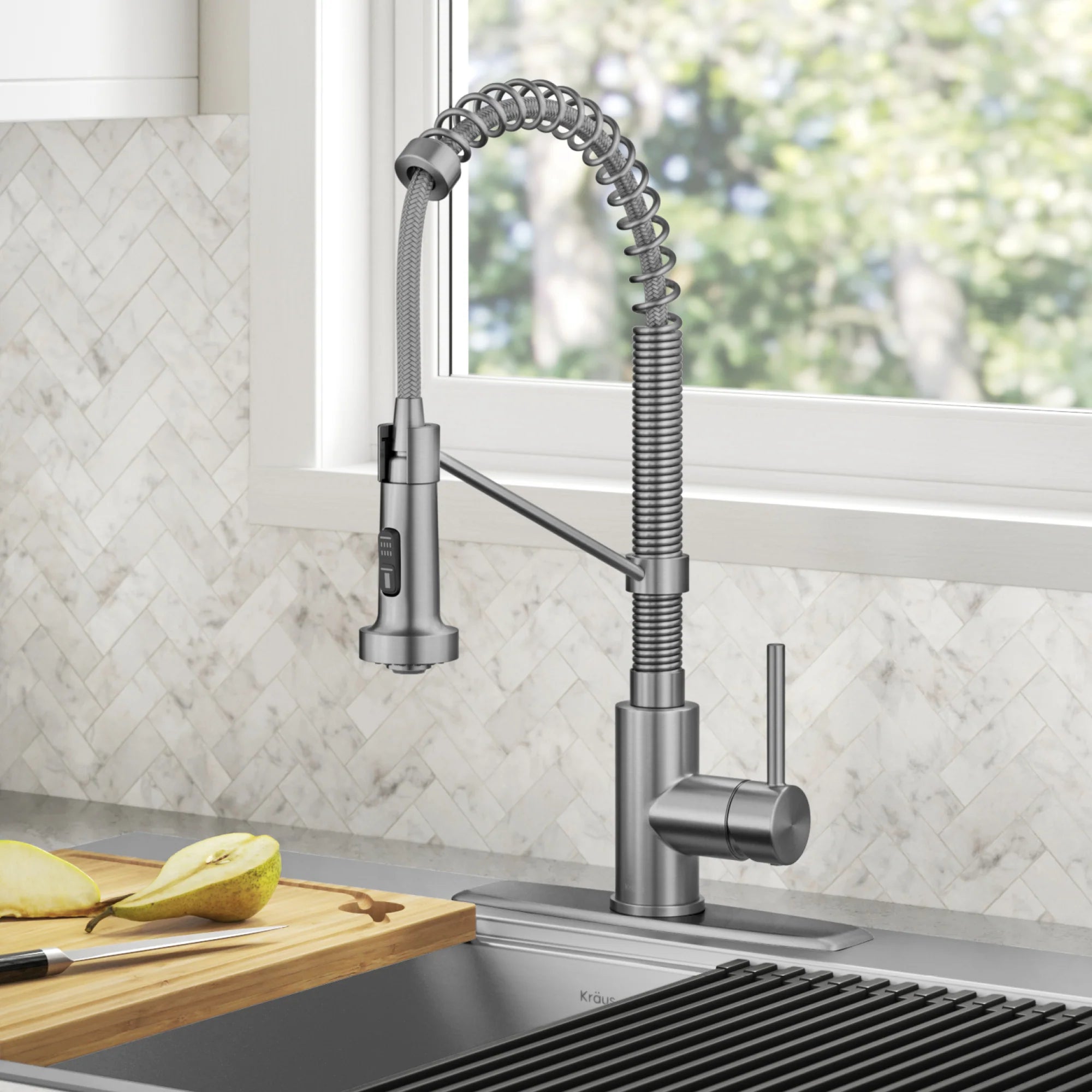 KRAUS Bolden Commercial Style Pull-Down Single Handle Kitchen Faucet with Deck Plate